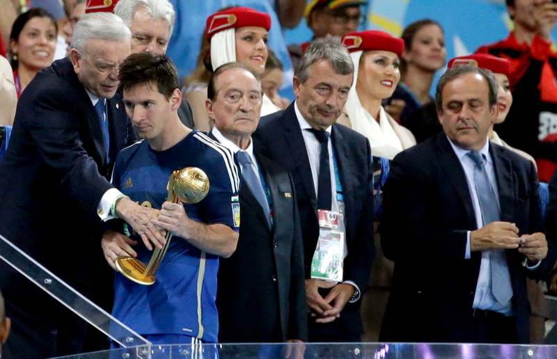 Illustration for article titled Maradona Calls Messi's Golden Ball Win A "Marketing Plan"